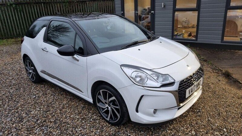 White Used 2017 DS Automobiles DS3 Connected Chic Hatchback | £7,645 (Fair price) - Image 1/4