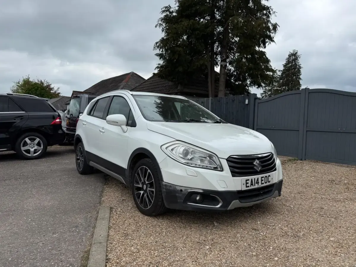 Gebraucht Suzuki SX4 S-Cross SZ5 120 PS (88 kW) 2014 Weiß Kleinwagen