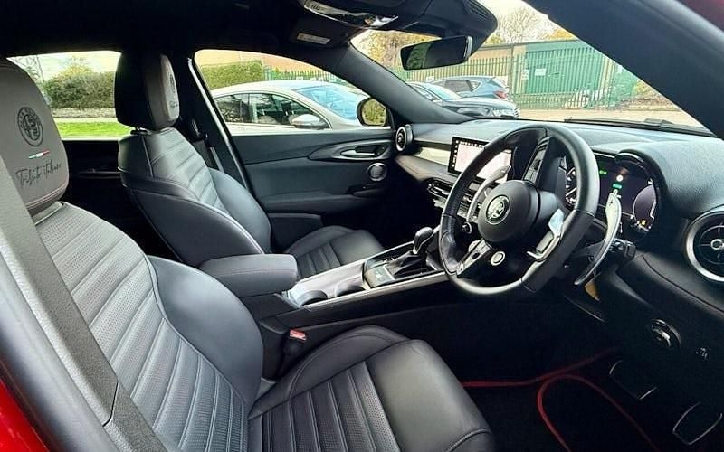 Used Alfa Romeo Tonale 160 HP (117 kW) 2024 Red/black SUV