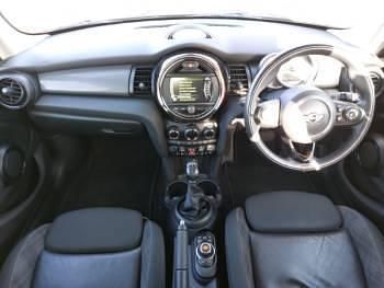Używany Mini Cooper 136 KM (100 kW) 2018 Czarny Hatchback