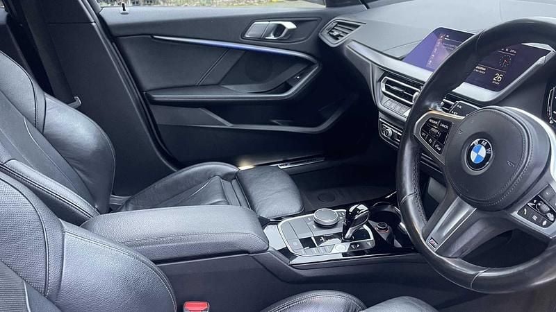 Used BMW 118 M Sport 138 HP (101 kW) 2020 White Hatchback