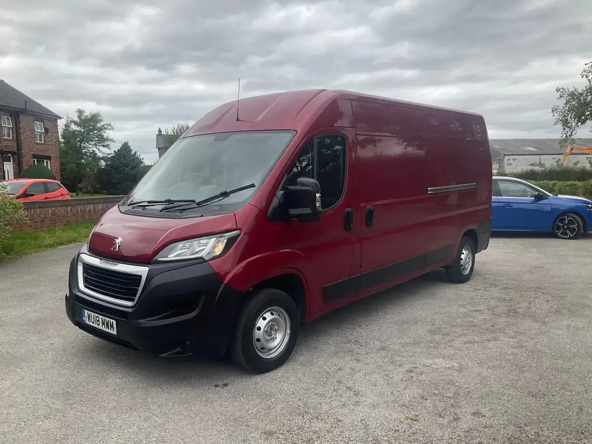 Used Peugeot Boxer 130 HP (95 kW) 2018 Red Van