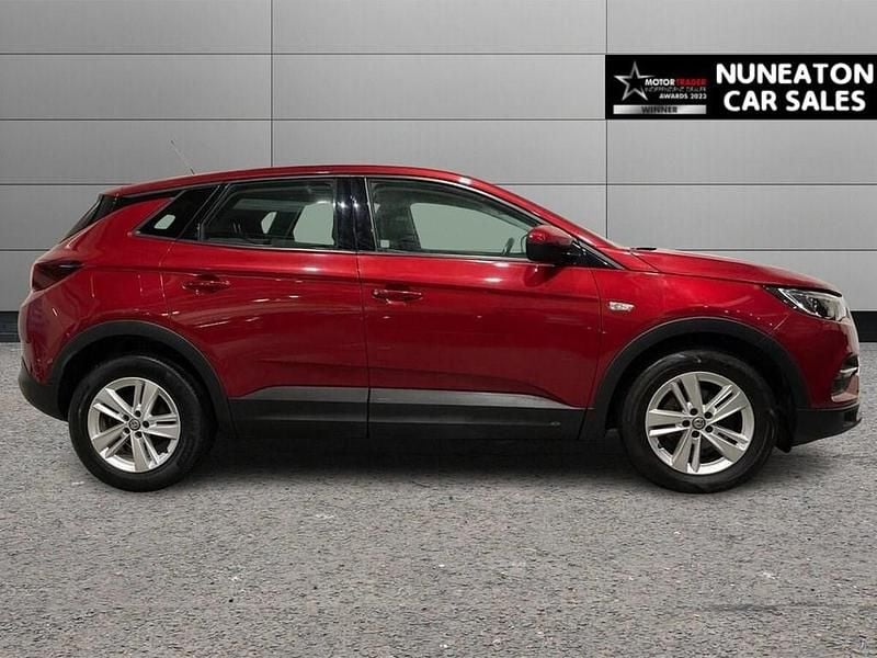 Used Vauxhall Grandland X S 130 HP (95 kW) 2019 Red SUV