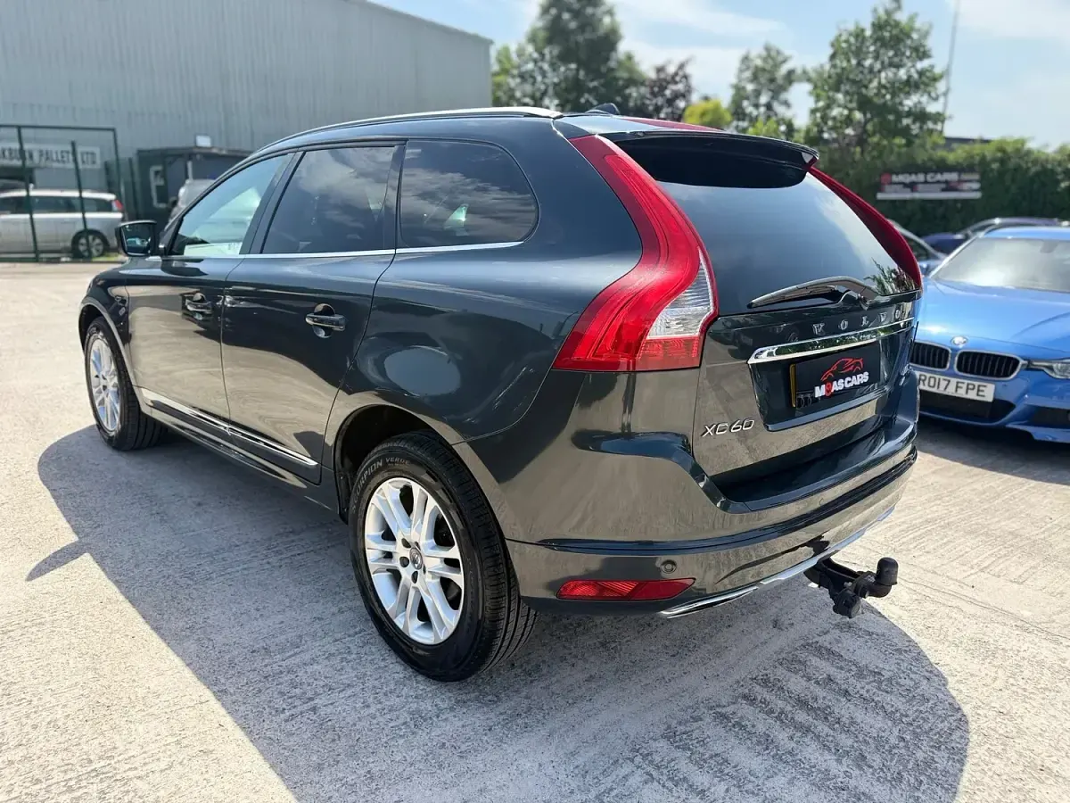 Used Volvo XC60 SE Lux 215 HP (158 kW) 2015 Grey SUV