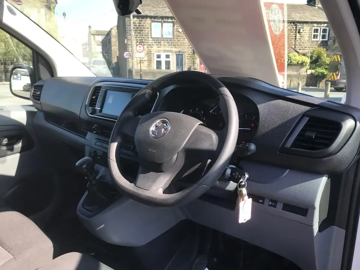 Used Vauxhall Vivaro Sportive 100 HP (73 kW) 2023 White MPV