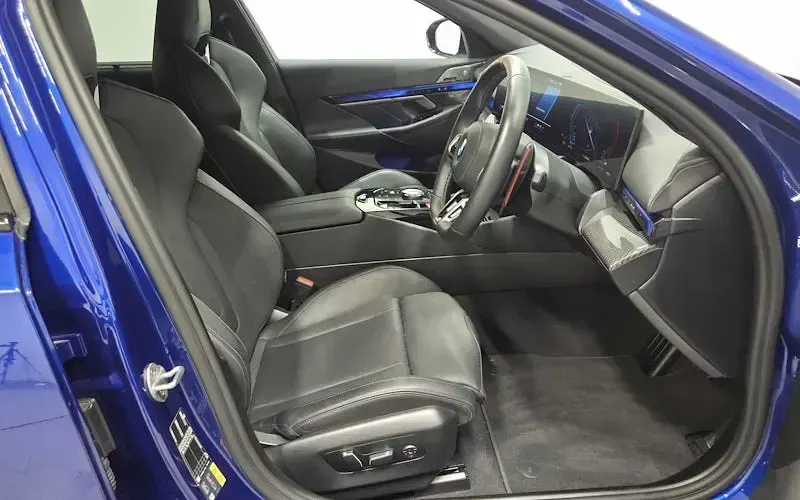 Used BMW M5 Comfort Edition 727 HP (534 kW) 2026 Blue Estate