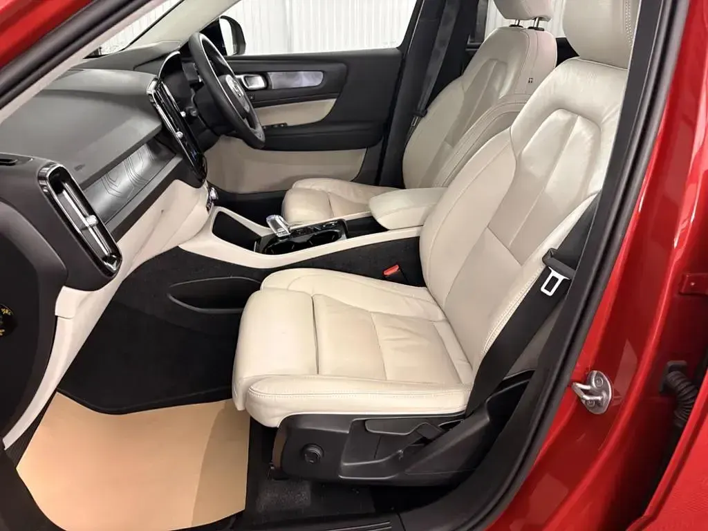 Used Volvo XC40 Plus 2022 Red SUV