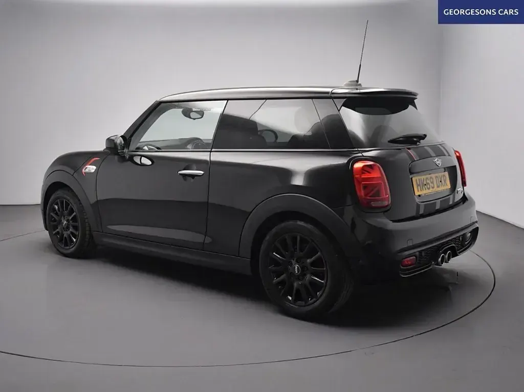 Used Mini Cooper S Classic 192 HP (141 kW) 2019 Black Hatchback
