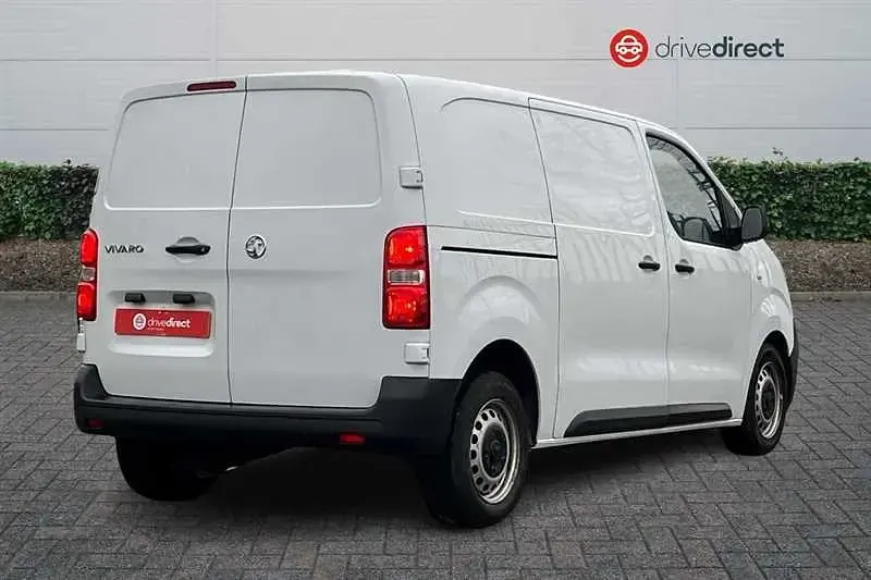 Used Vauxhall Vivaro S 100 HP (73 kW) 2023 White MPV