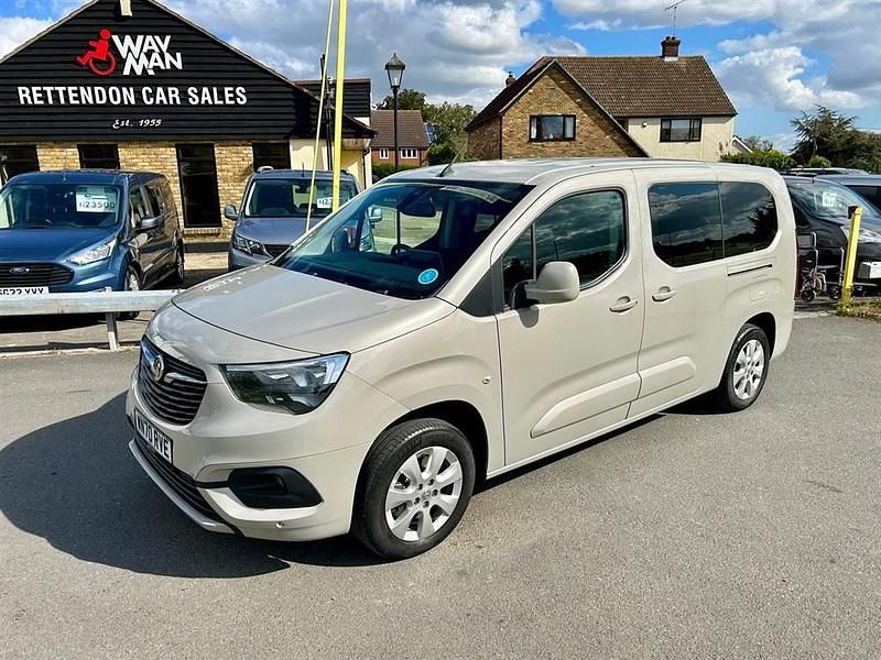 Second-hand Vauxhall Combo S 130 CP (95 kW) 2020 Gri Monovolum