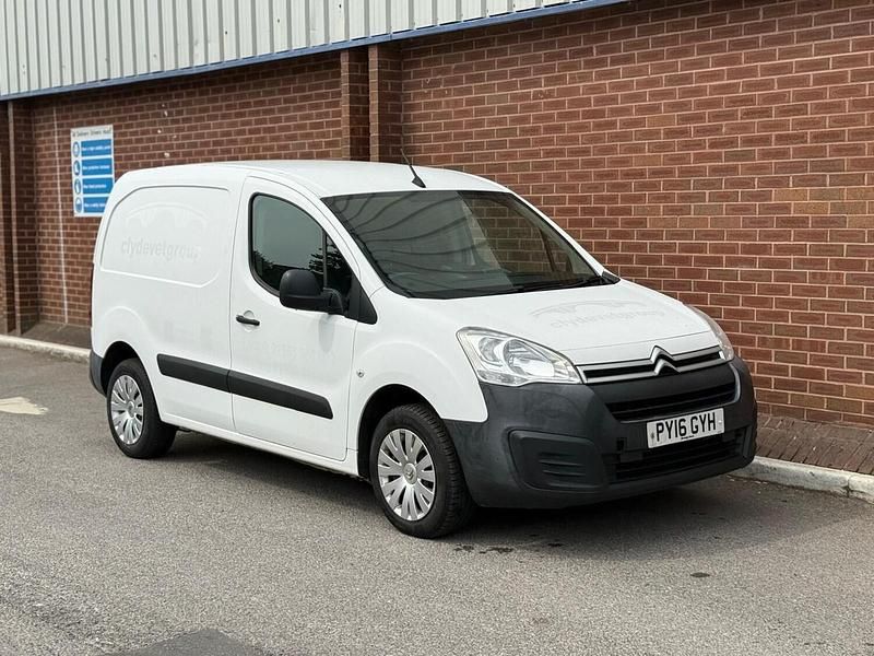 Used Citroën Berlingo 75 HP (55 kW) 2016 White MPV