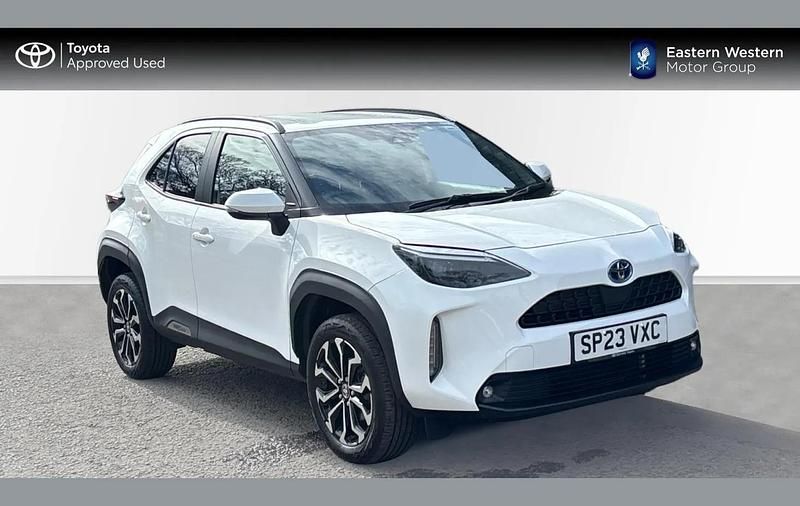 Used Toyota Yaris Cross Design 113 HP (83 kW) 2023 White SUV