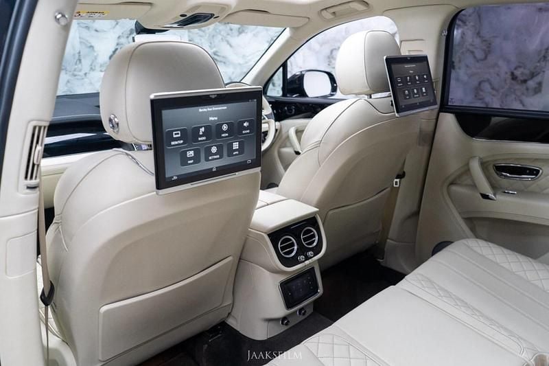 Used Bentley Bentayga 435 HP (319 kW) 2017 Black SUV