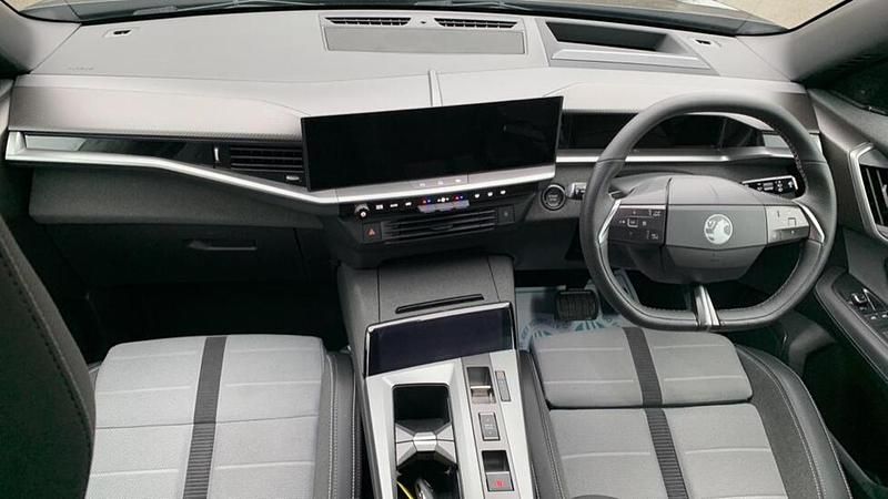 Used Vauxhall Grandland Ultimate 154 kW (210 HP) 2024 Black SUV