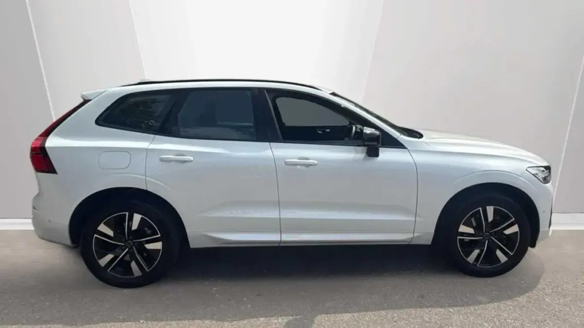 Used Volvo XC60 Plus 250 HP (183 kW) 2025 White SUV