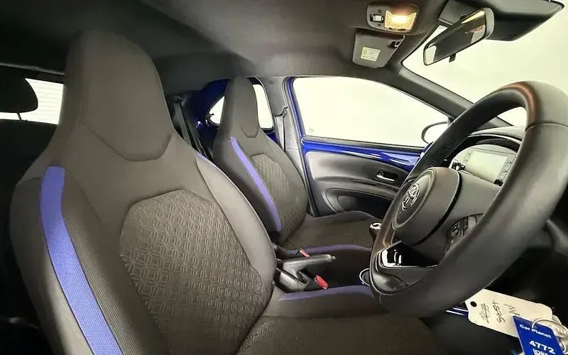 Used Toyota Aygo X 72 HP (52 kW) 2023 Blue SUV