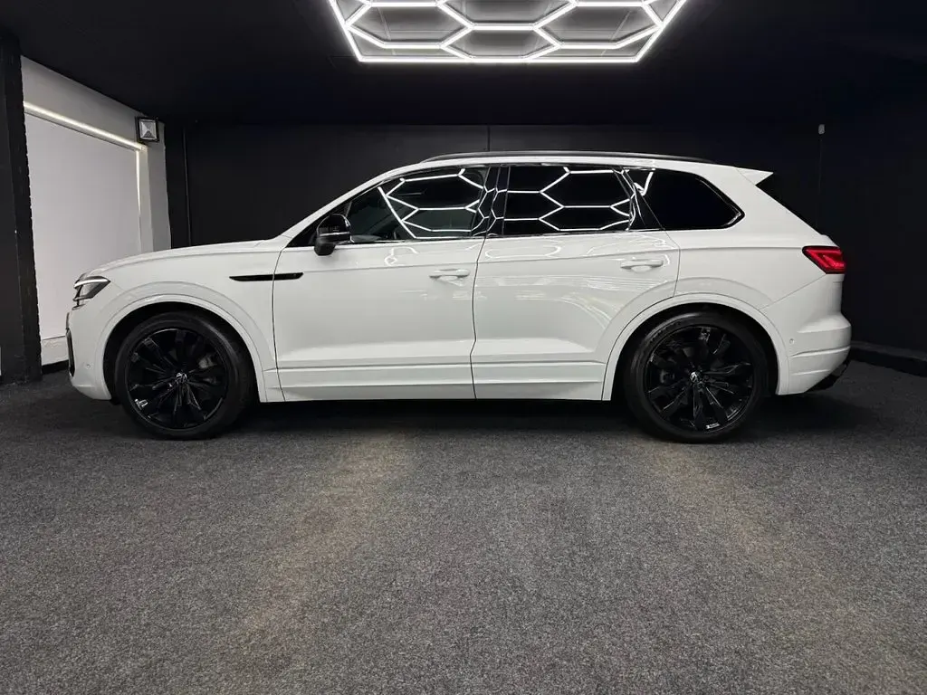 Used VW Touareg Black Edition 286 HP (210 kW) 2022 White SUV