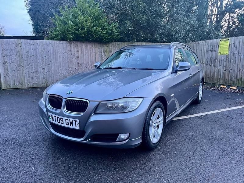 Grey Used 2009 BMW 320 Estate | £1,290 (Good price) - Image 1/4