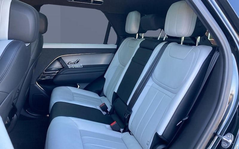 Used Land Rover Range Rover Sport SE Dynamic 300 HP (220 kW) 2025 SUV