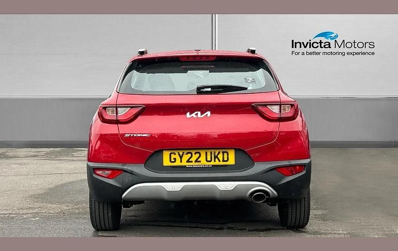 Used Kia Stonic 100 HP (73 kW) 2022 Red SUV