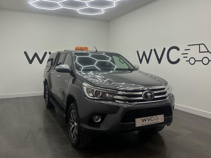 Used Toyota HiLux 150 HP (110 kW) 2019 Grey Pickup