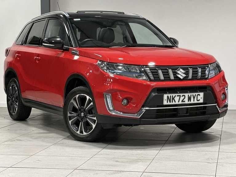 Used Suzuki Vitara SZ5 129 HP (94 kW) 2022 Bright red/black roof SUV