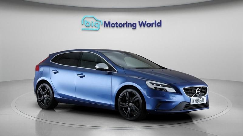 Blue Used 2018 Volvo V40 R-Design Pro Estate | £9,200 (Good price) - Image 1/4