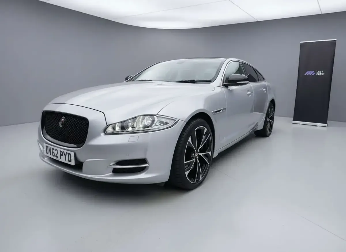 Used Jaguar XJ Portfolio 275 HP (202 kW) 2012 Silver Sedan