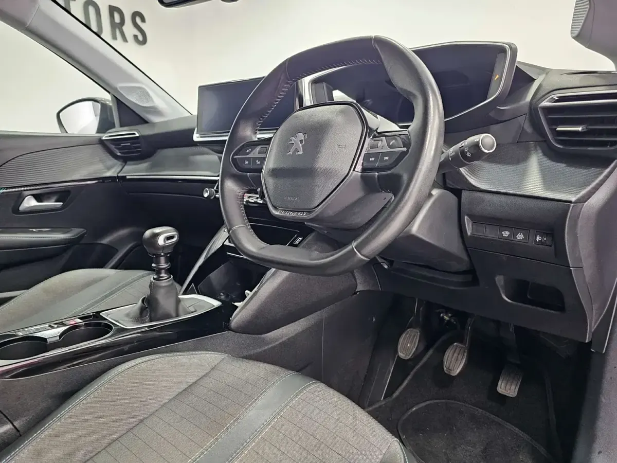 Second-hand Peugeot 208 Allure Premium 75 CP (55 kW) 2020 Gri Hatchback