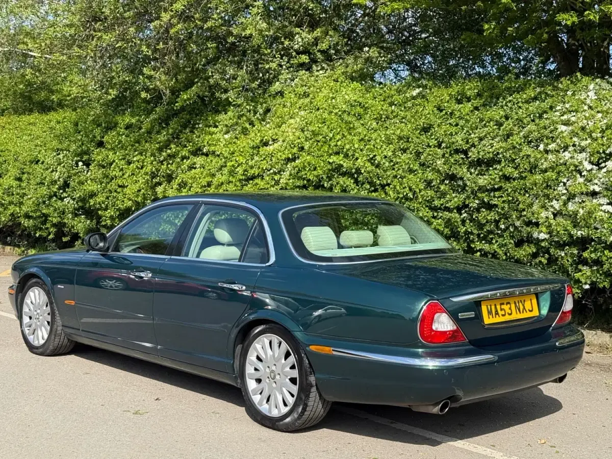 Used Jaguar XJ8 SE 2003 Green Sedan