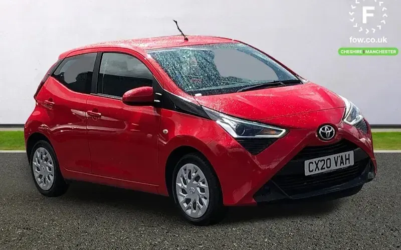 Used Toyota Aygo X-play 72 HP (52 kW) 2020 Hatchback