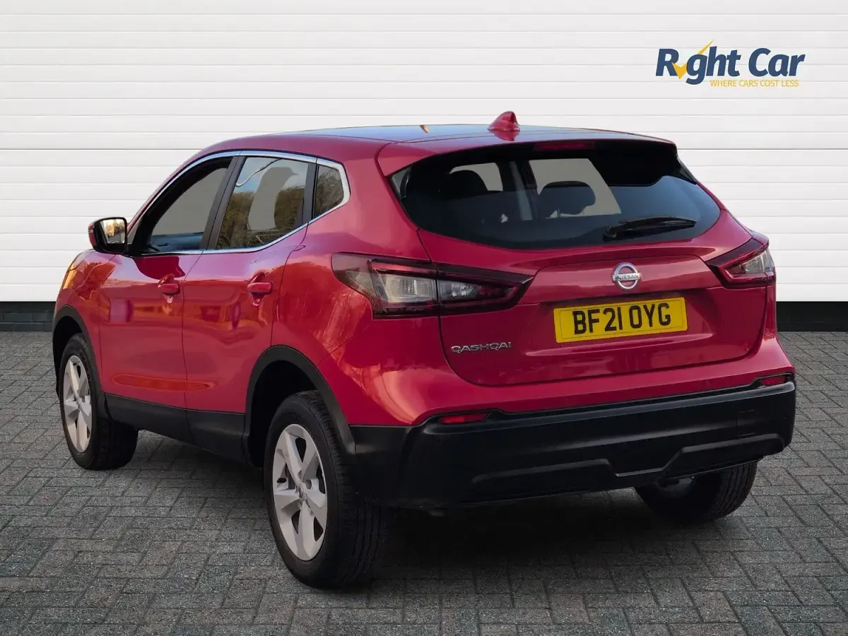 Used Nissan Qashqai Acenta Premium 2021 Red SUV