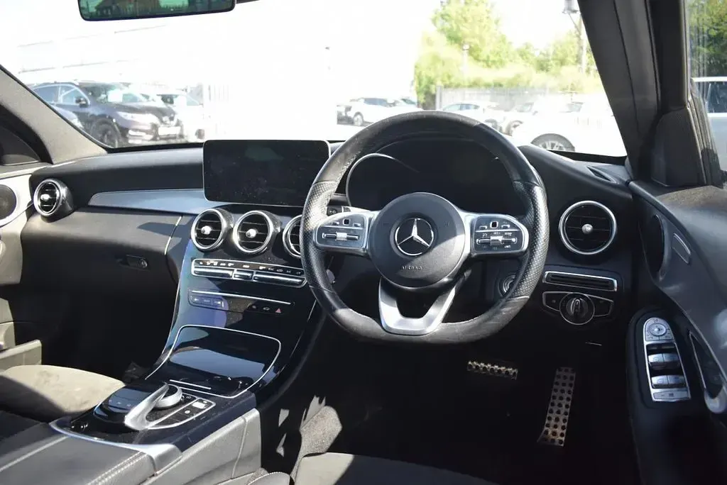 Used Mercedes C220 AMG Line Premium 194 HP (142 kW) 2019 Silver Sedan