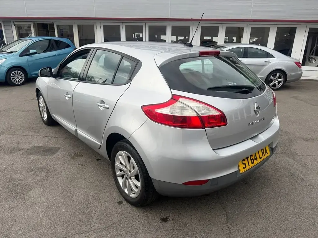 Used Renault Mégane Dynamique 110 HP (80 kW) 2014 Silver Hatchback