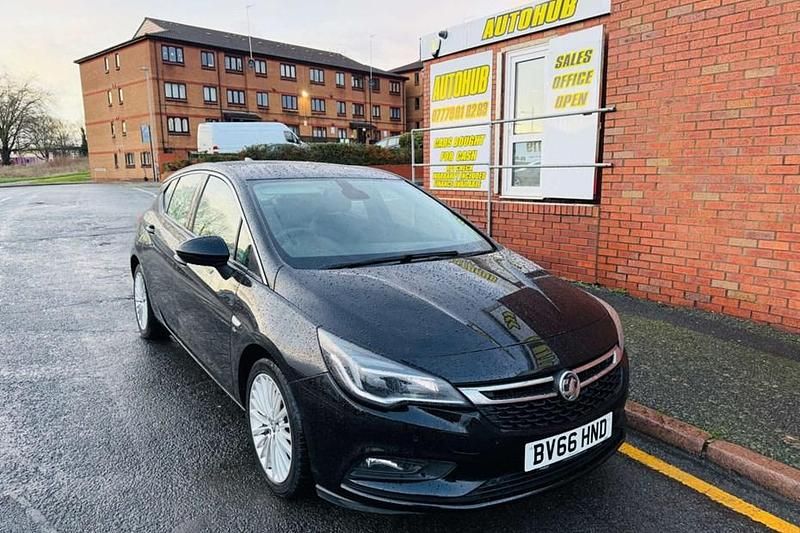 Used Vauxhall Astra Elite 110 HP (80 kW) 2016 Black Hatchback