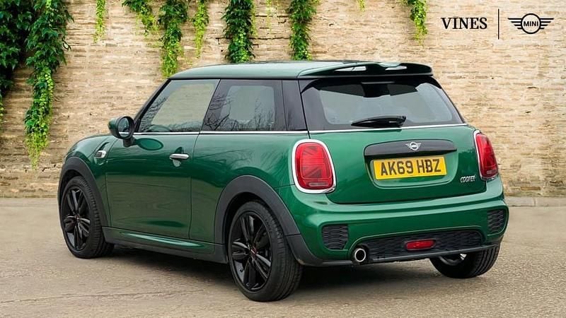 Usado Mini Cooper Hatch 134 HP (98 kW) 2019 Verde Citadino