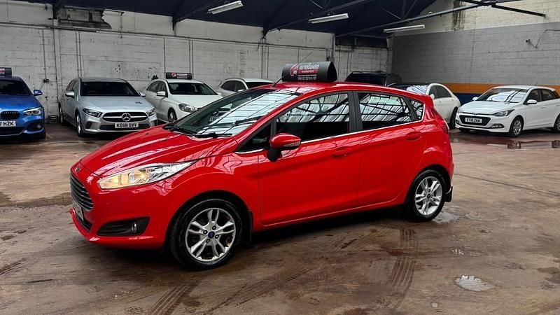Red Used 2014 Ford Fiesta Zetec Hatchback | £4,150 (Fair price) - Image 1/4