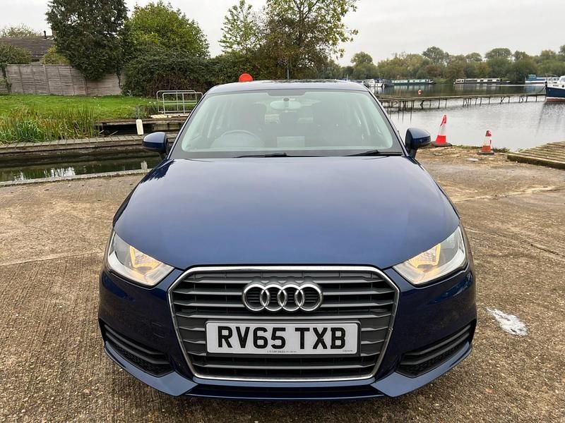 Usado Audi A1 Design 116 HP (85 kW) 2015 Azul Citadino