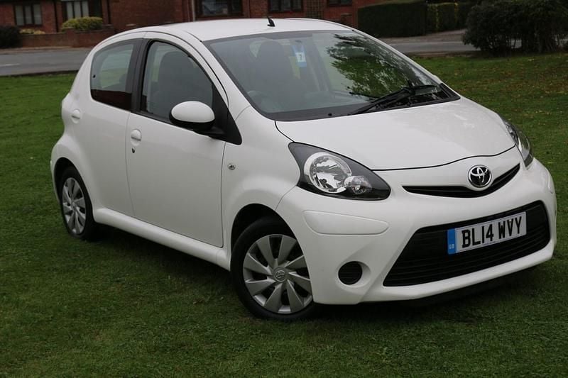 White Used 2014 Toyota Aygo Hatchback | £5,495 (Super price) - Image 1/4