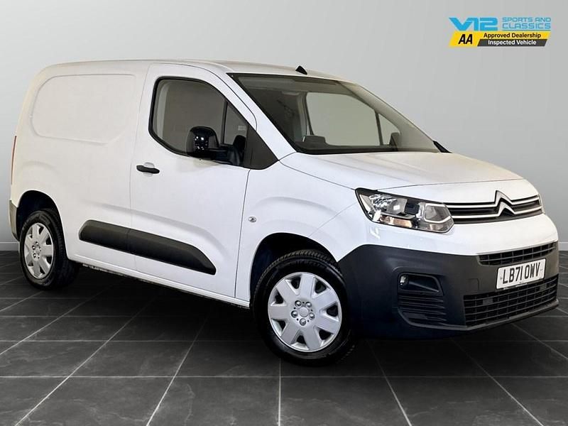 White Used 2021 Citroën Berlingo MPV | £6,995 (Super price) - Image 1/2