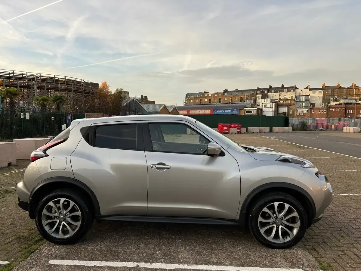 Used Nissan Juke Tekna 110 HP (80 kW) 2016 Silver SUV