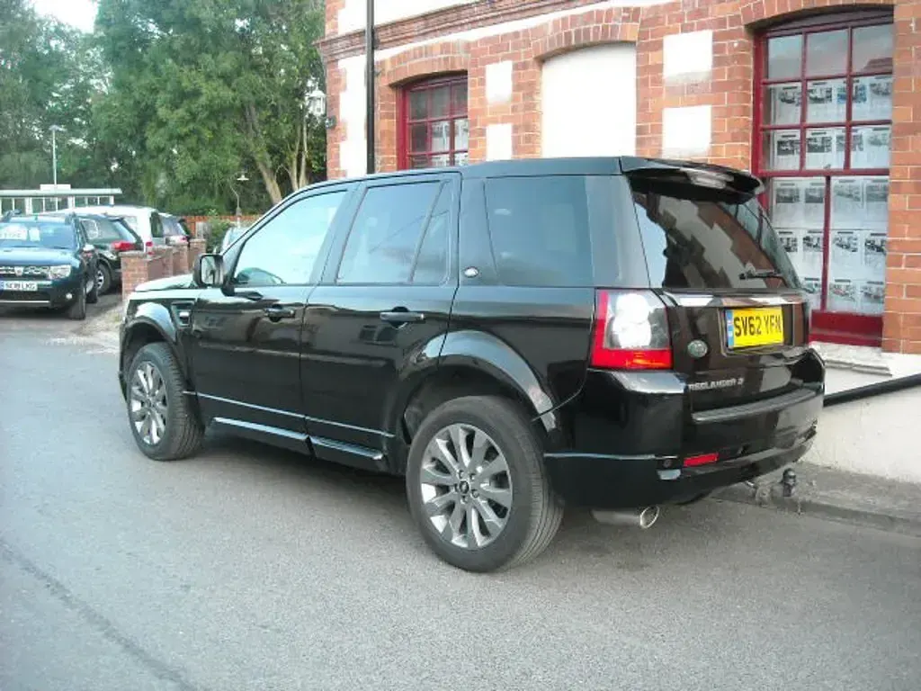 Used Land Rover Freelander 2 190 HP (139 kW) 2012 Black SUV