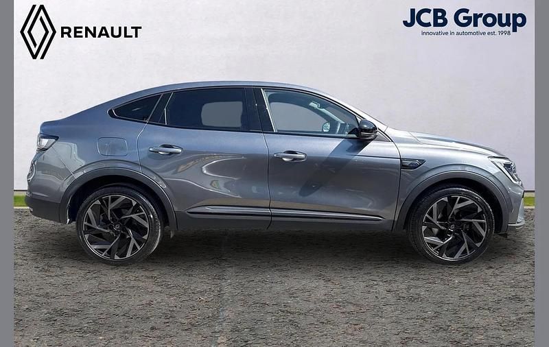 Begagnad Renault Arkana Esprit Alpine 142 HK (104 kW) 2024 Grå SUV