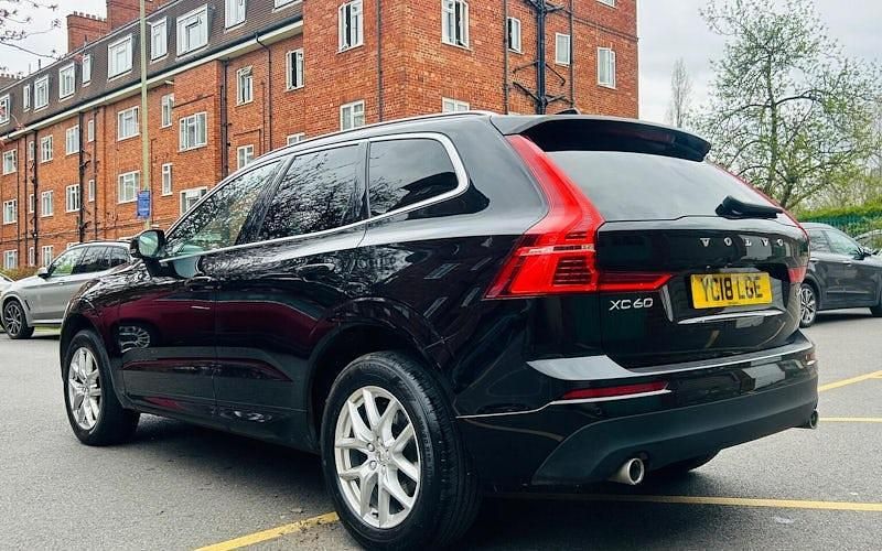 Used Volvo XC60 Momentum 190 HP (139 kW) 2018 Black SUV