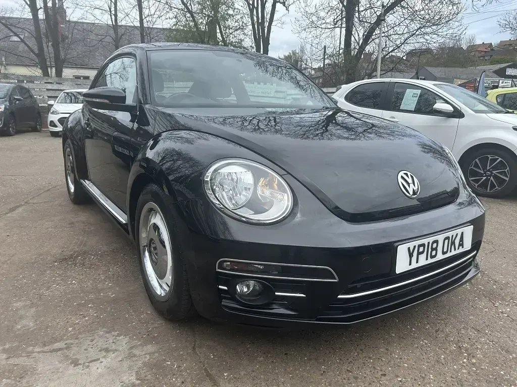 Usado VW Beetle Design 105 HP (77 kW) 2018 Preto Citadino