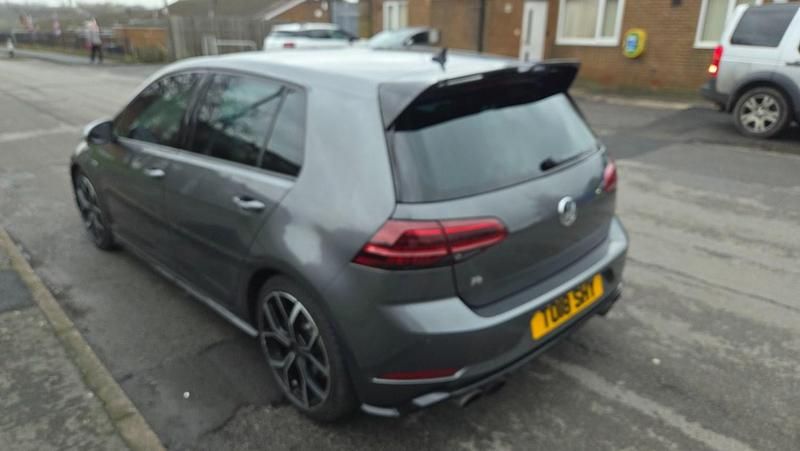 Używany VW Golf VII R 310 KM (228 kW) 2018 Szary Hatchback