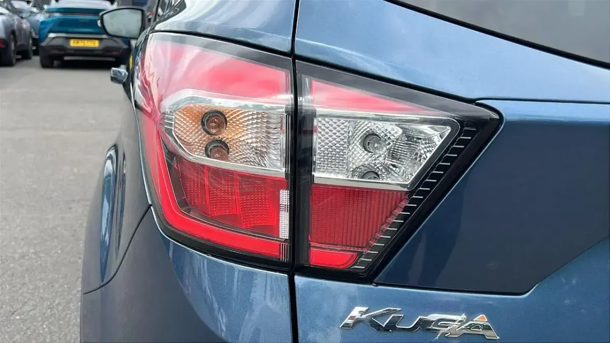 Used Ford Kuga Titanium 148 HP (108 kW) 2019 Blue SUV