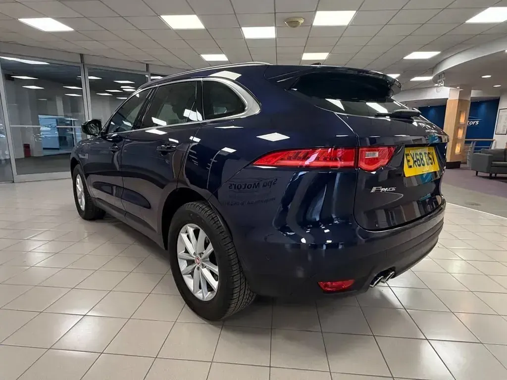 Używany Jaguar F-Pace Prestige 180 KM (132 kW) 2018 Niebieski SUV