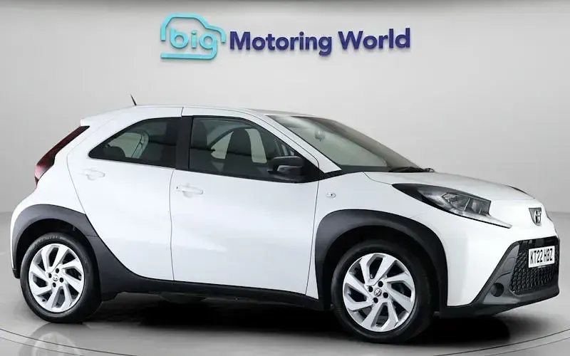 Used Toyota Aygo X PURE 72 HP (52 kW) 2025 SUV