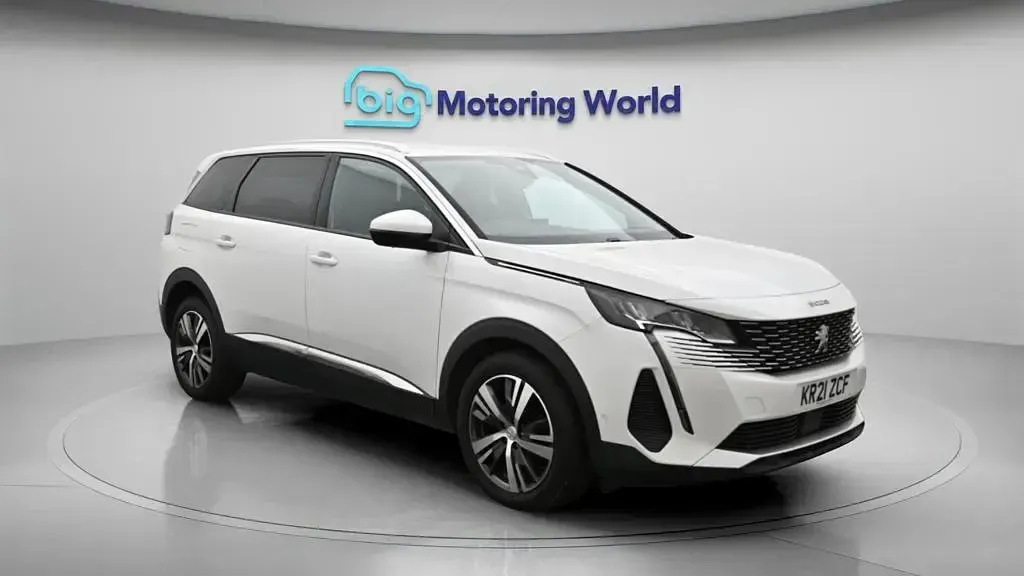 Used Peugeot 5008 Allure Premium 131 HP (96 kW) 2021 SUV